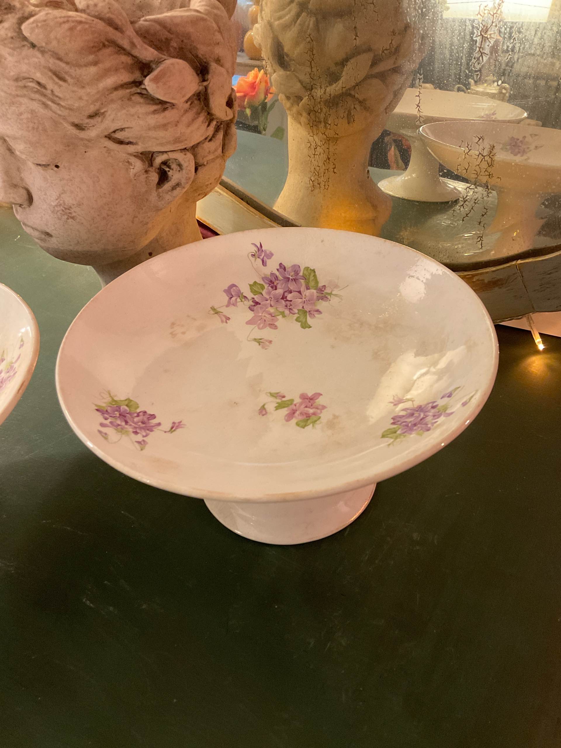 Alzatine con fiori lilla